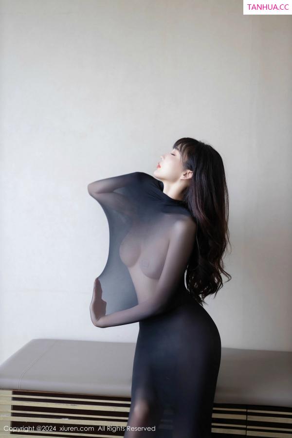 陆萱萱  [XiuRen]高清写真图 2024.12.12 No.9590 陆萱萱 黑丝美腿第18张图片